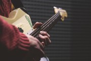 大学生如何轻松驾驭钢琴，成就音乐梦想？