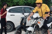 外卖小哥被打视频