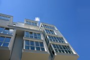 大学生投身家政创业，是时代新潮还是误入歧途？