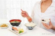 剖腹产坐月子期间饮用羊奶的适宜性与时间考量