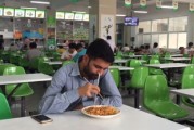 脑瘫吃饭视频