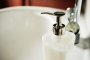 中山大学洁面乳，究竟有何独特魅力，让人爱不释手？