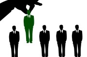 毕业回家，是选择军旅生涯，还是另有高就？