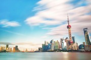 “电梯，这座现代都市的‘空中楼阁’，究竟隐藏着怎样的奥秘？”