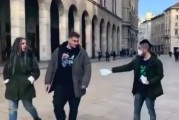 来华黑人留学生炫耀