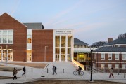 华夏大学附属学校怎么样？