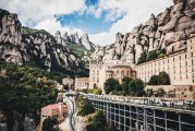 鲁东大学空乘学校，你敢来挑战吗？揭秘空中精英的摇篮！